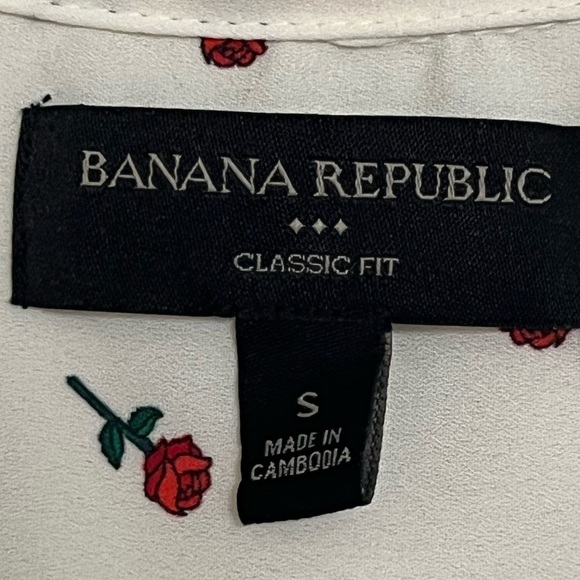 EUC | Banana Republic | Cream Tank with Roses - Picture 4 of 4